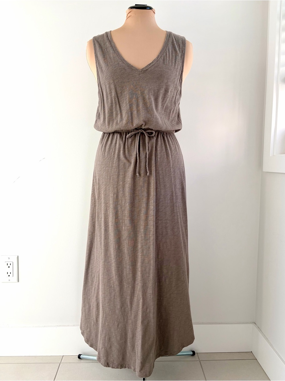 Z Supply Taupe Cotton Jersey V-Neck Tie Waist Maxi Dress - Size S